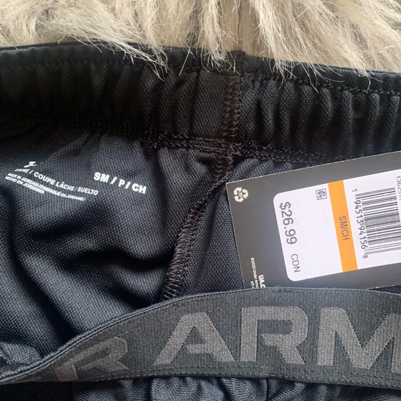 Black Under Armour shorts - Picture 2 of 2